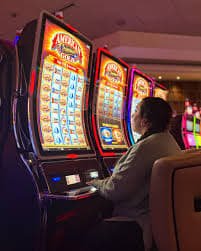 Tampilan unduh aplikasi 888gaming di ponsel